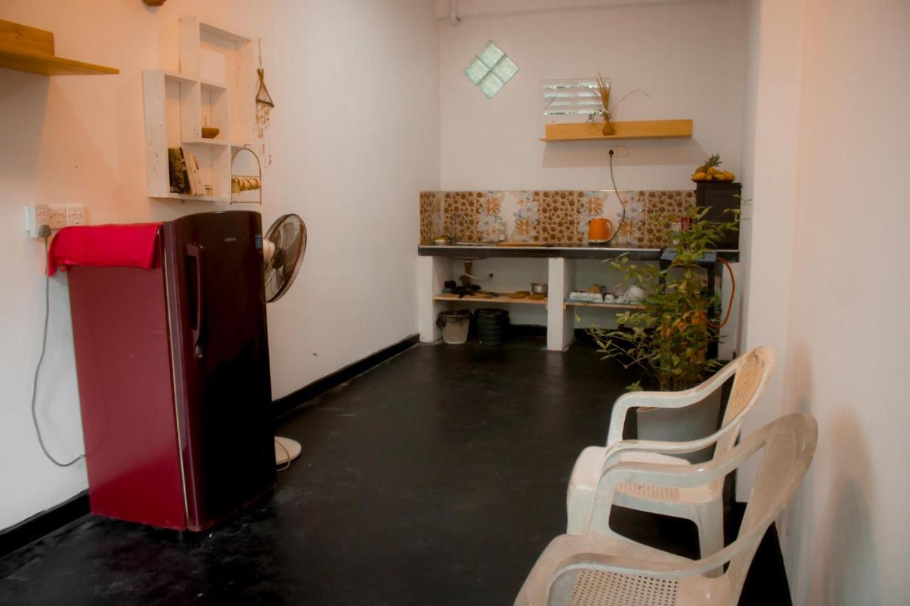 Hotel Bananas Mirissa Extérieur photo