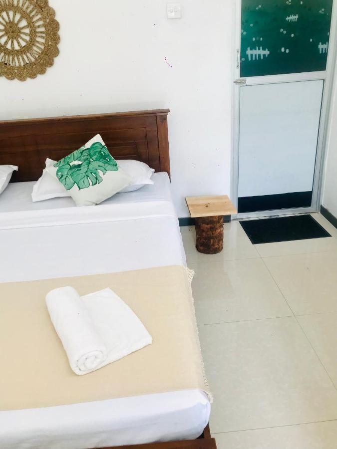 Hotel Bananas Mirissa Extérieur photo